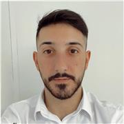 Insegnante laureato in lettere con esperienza presso scuole statali, offre lezioni private per bambini e ragazzi